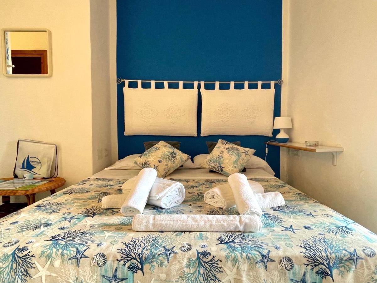San Teodoro Punta Est Delizioso Monolocale Vista Mare Apartamento Exterior foto
